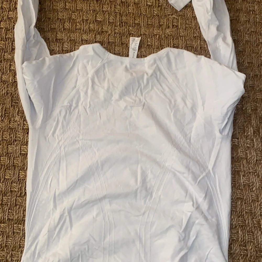Athleta Speed Light Long Sleeve Shirred Side Top sz Large - Picture 3 of 8